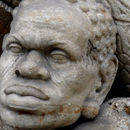 Afrikanische Portalfigur im Linden-Museum Stuttgart (Bild gemeinfrei, bearb M Schmidt)
