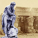 Statue des Ägyptologen J-F Champollion von 1875 (Wikipedia NonOmnisMoriar), Foto des Tempels von Kom Ombo 1865 (bearb MSchmidt)